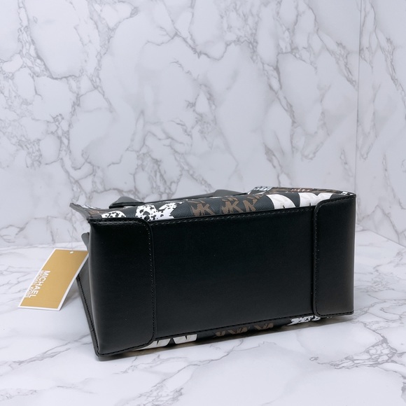 Michael Kors Purse and Wallet - Picture 8 of 16